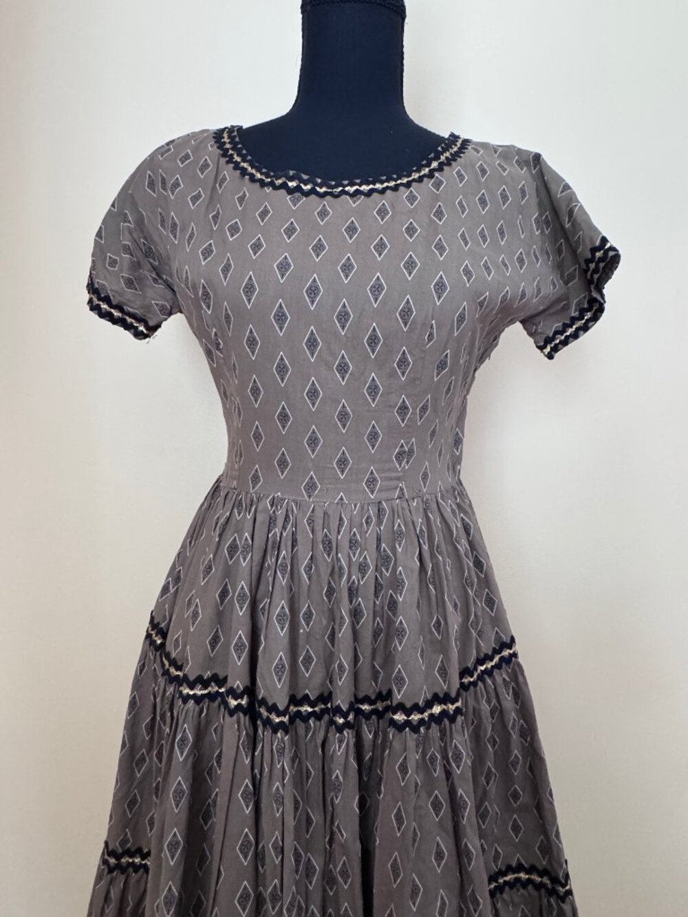 1950s Tiered Patio Dress Grey Diamond Print XS
